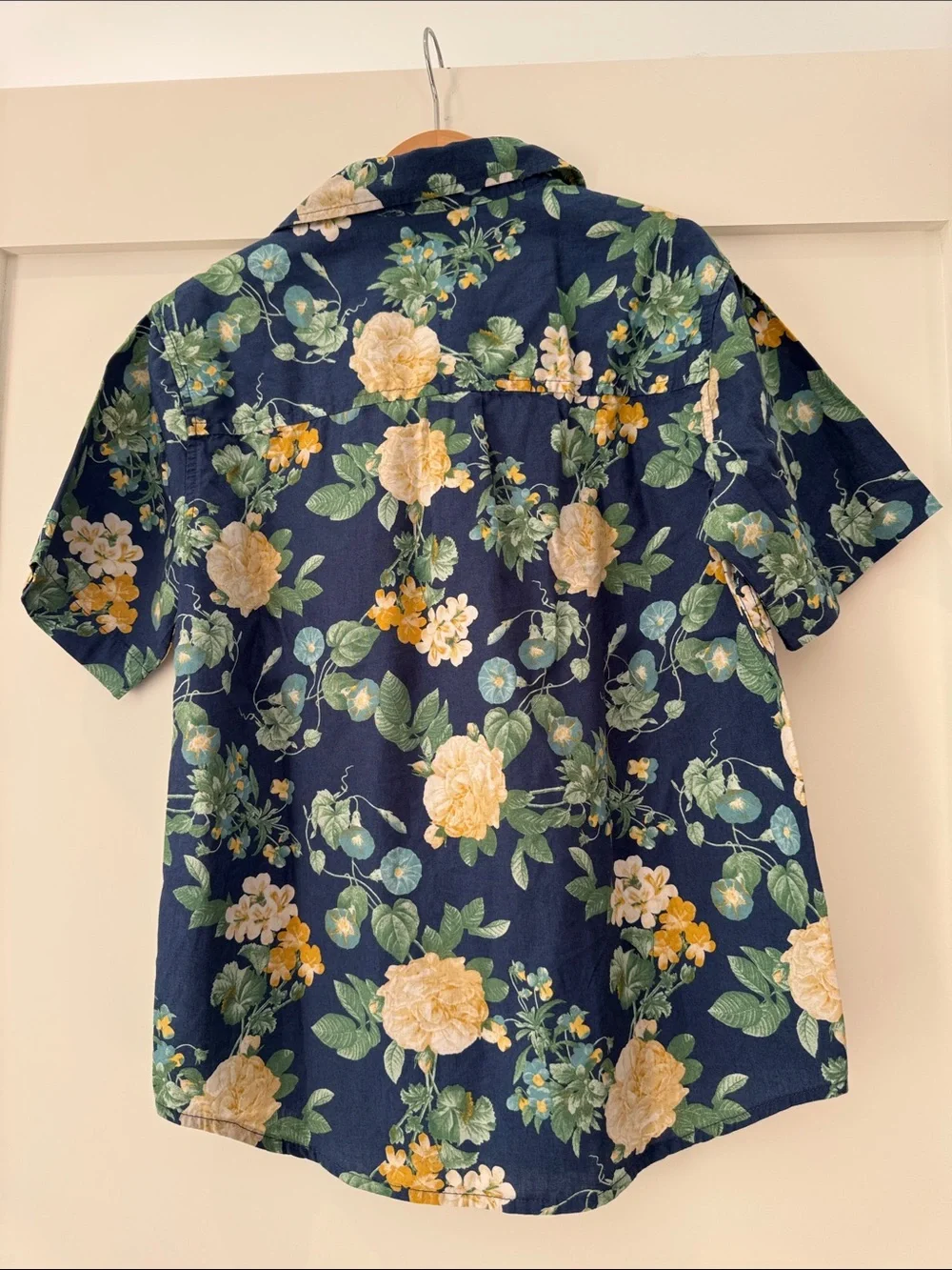 Old Navy Navy Floral Short-Sleeve Button-Down Shirt with Yellow and Green Blooms